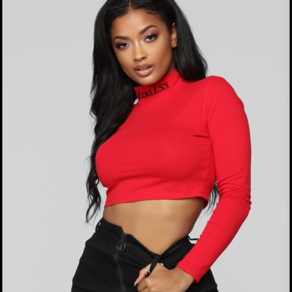 FASHION NOVA LONG SLEEVE CROP